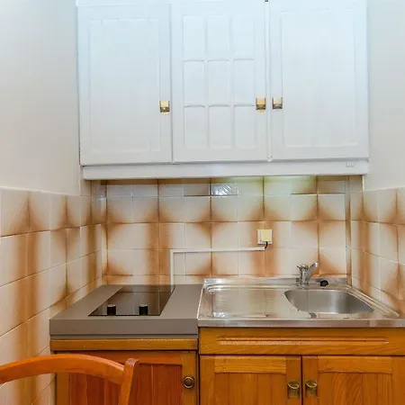 Jele Apartman *